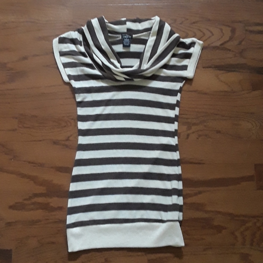 Tunic length cap sleeve cowl neck